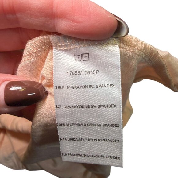 Dolan Left Coast Collection Pink Pleated V-Neck Top Size L - Picture 3 of 6